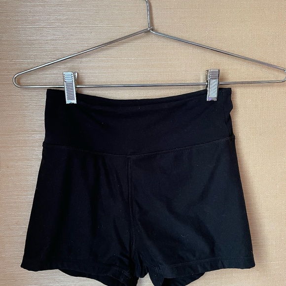 Wolven Sustainable Onyx High-Waisted Short size S - Picture 5 of 7